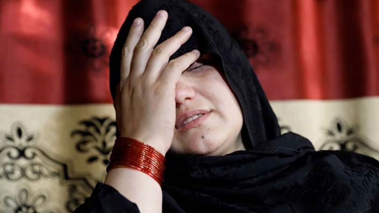 Taliban'dan kadınlara uçak yasağı