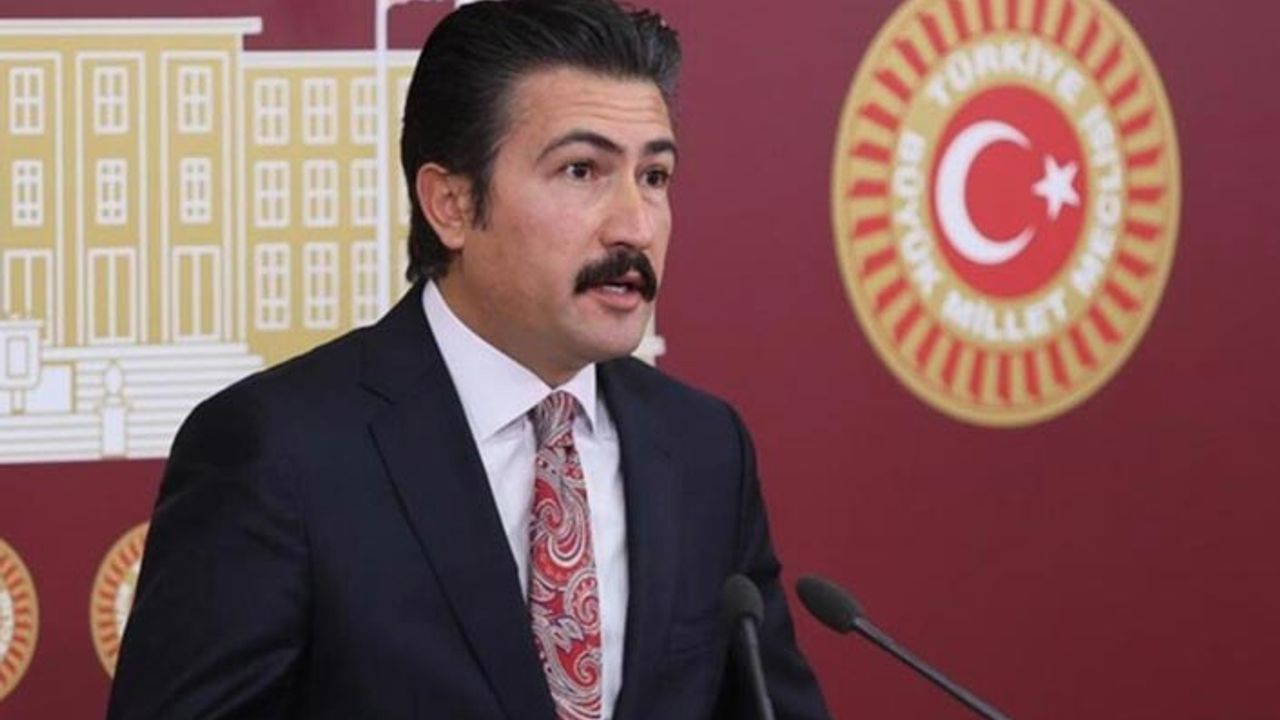AKP'li Cahit Özkan görevden alındı