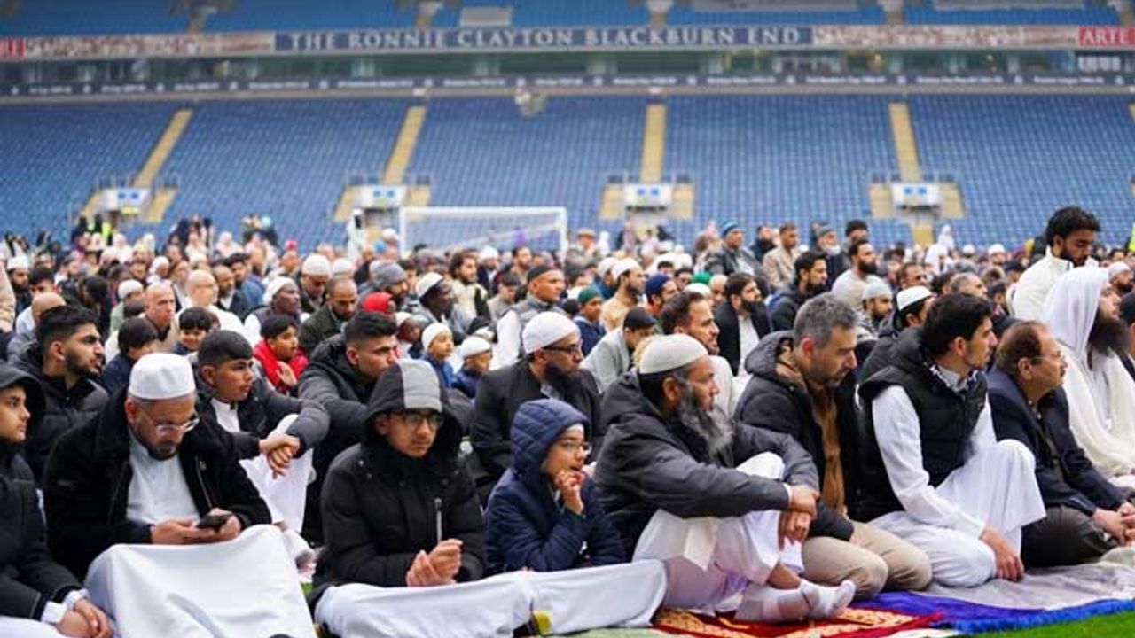Blackburn'den Müslümanlara jest