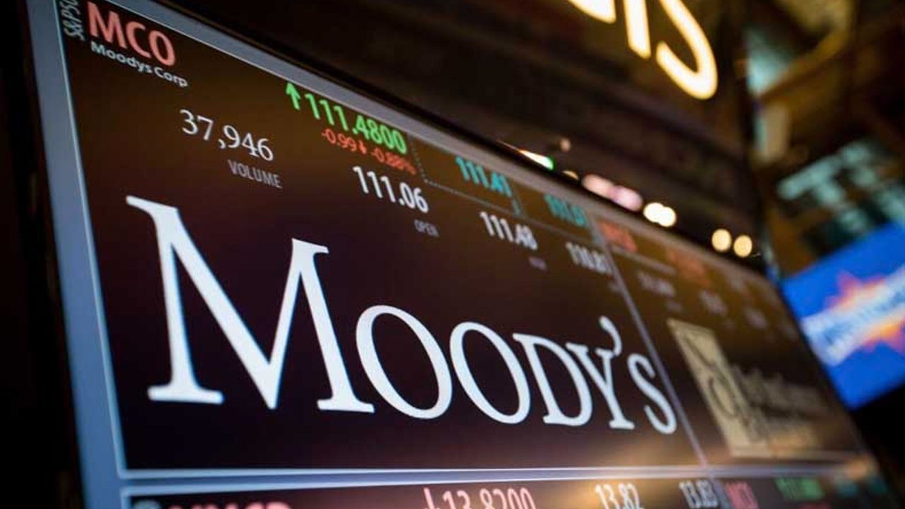 Moody's, Türkiye'nin notunu düşürdü