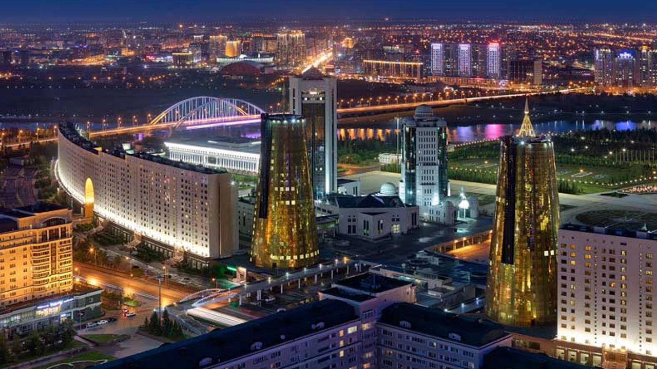 Kazakistan'da başkentin ismi değişecek