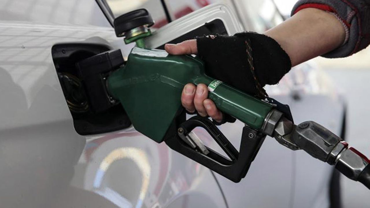 Benzinin litre fiyatına yeni yıl zammı