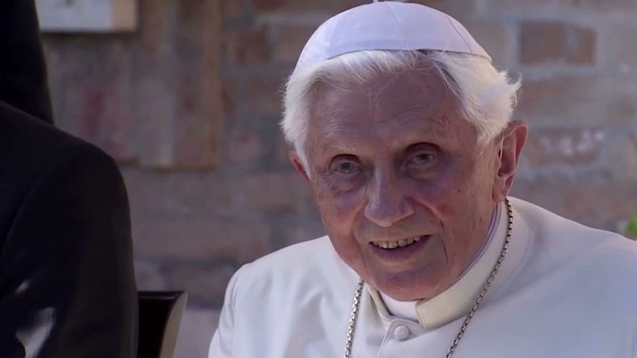 95 yaşındaki Papa 16. Benedict öldü
