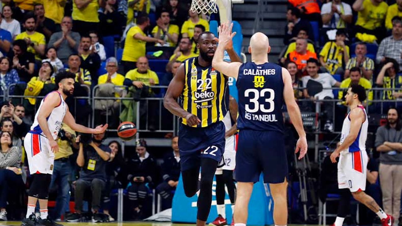 Fenerbahçe'den Efes'e play-off sürprizi
