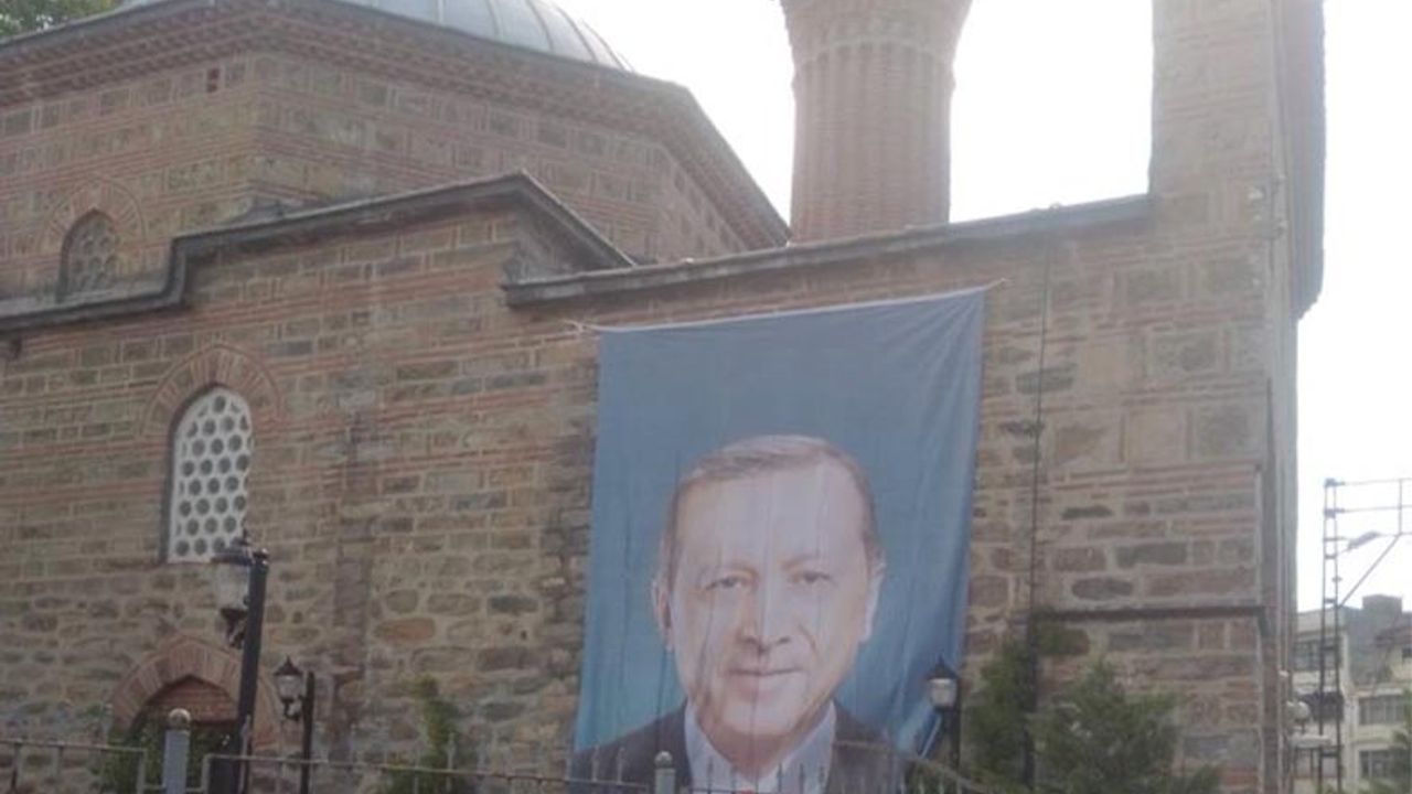 AKP reklamda sınır tanımadı