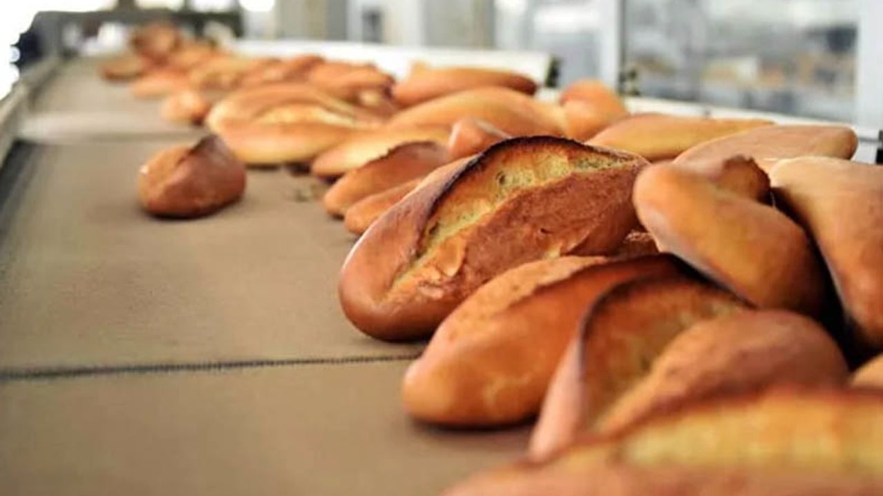 İzmir'de 220 gram ekmek 9 lira oldu