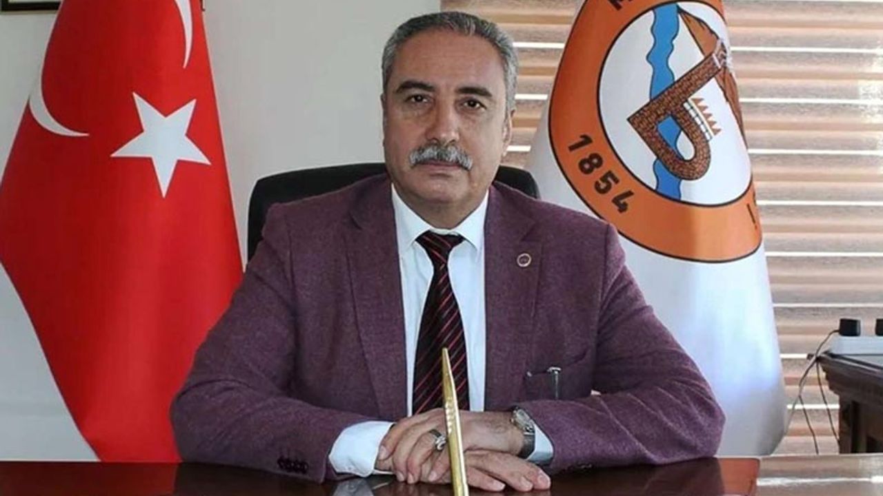 Belediye başkanı MHP'den istifa etti