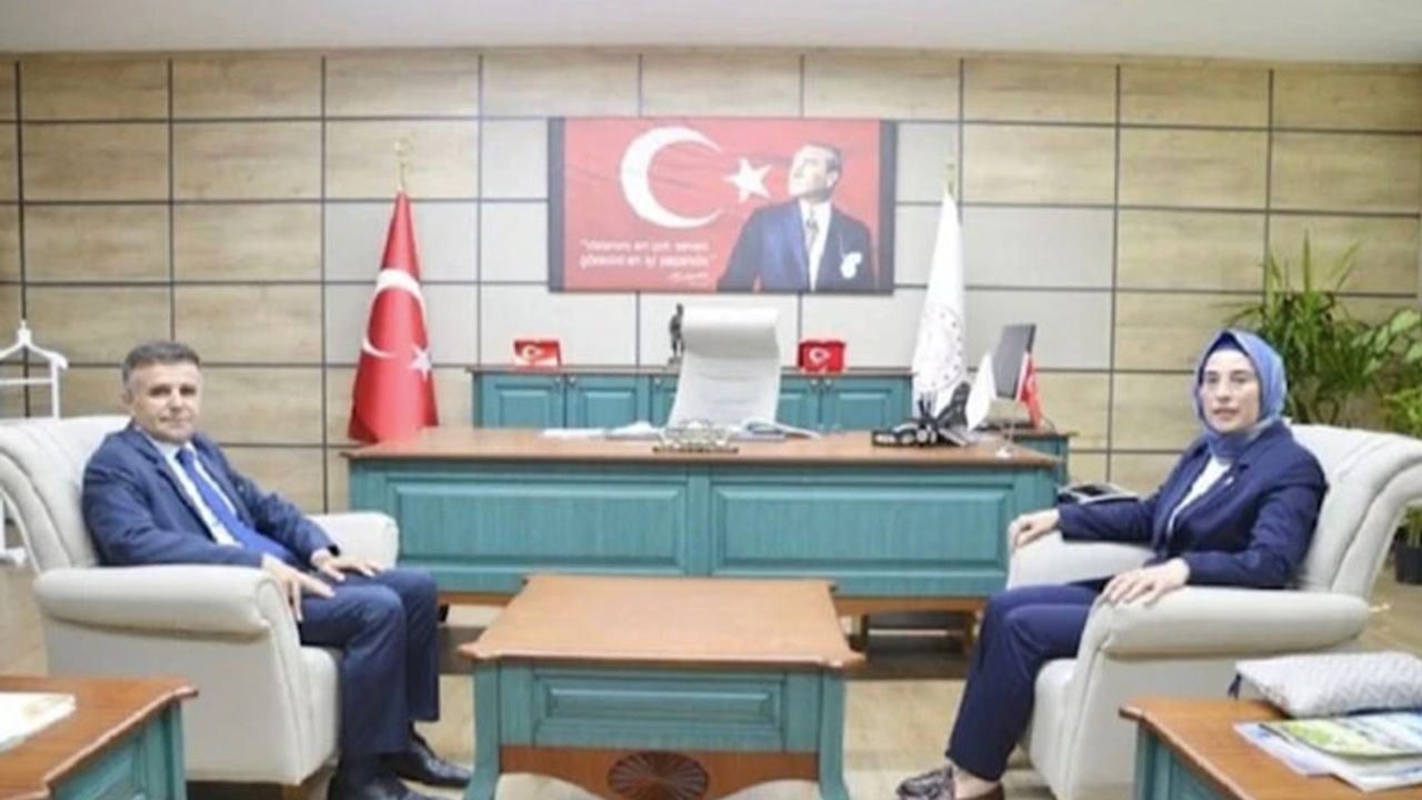 AKP'li vekil utanıp paylaşımı sildirdi