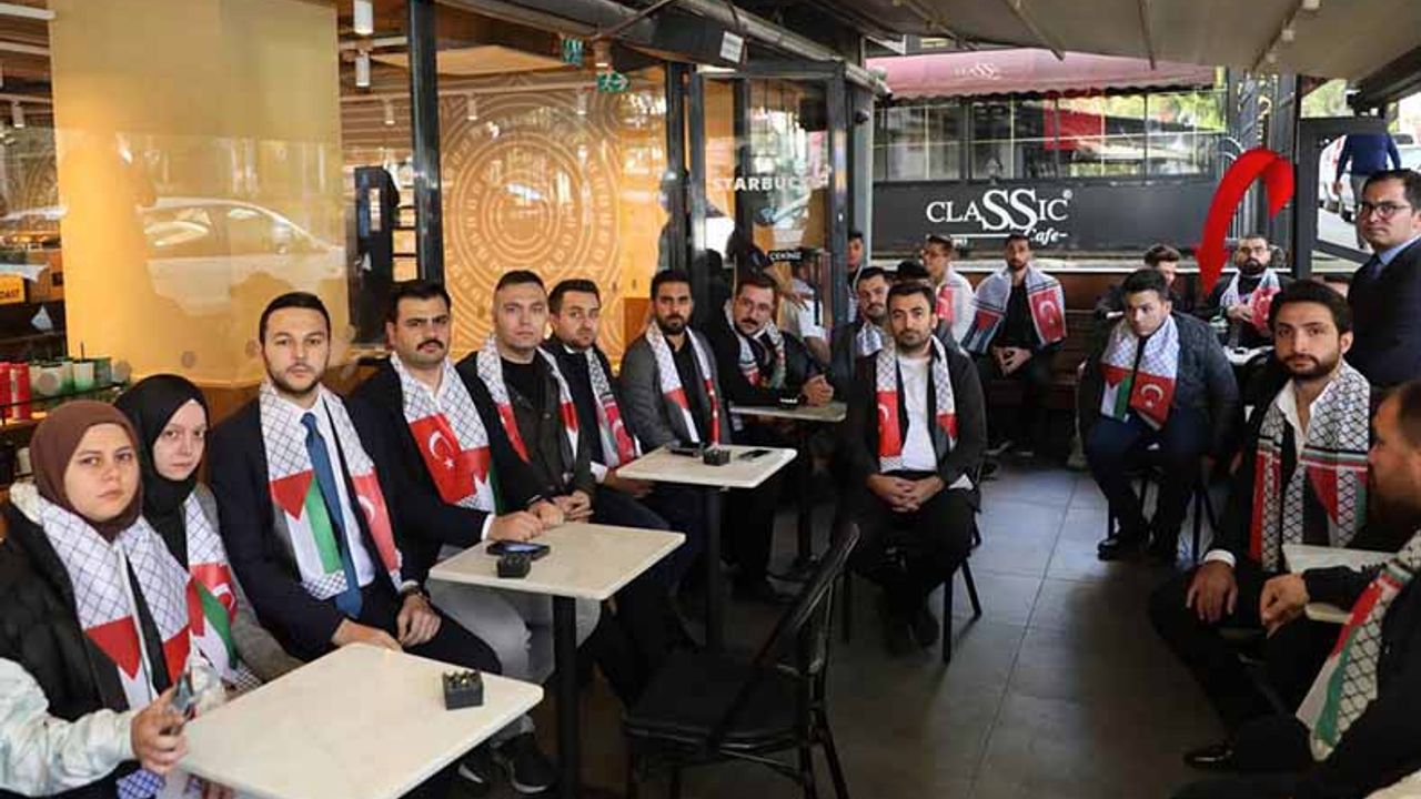 Starbucks'ta şaşkın AKP'li
