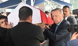 Erdoğan, Barlas'ın tabutunu taşıdı
