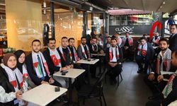 Starbucks'ta şaşkın AKP'li