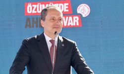 Erbakan'dan Erdoğan'a rozet tepkisi