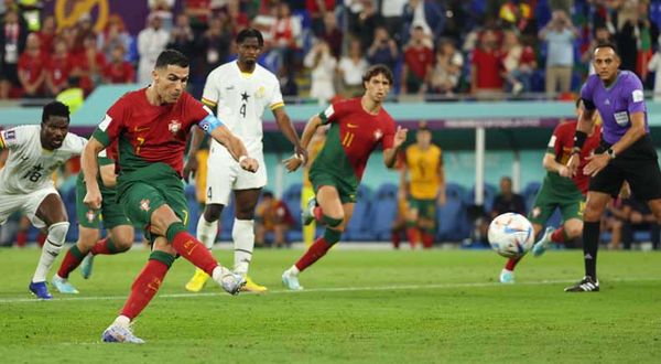 Portekiz 5 gollü maçta 3 puan aldı