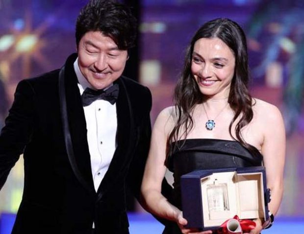 Merve Dizdar'a Cannes'da büyük ödül