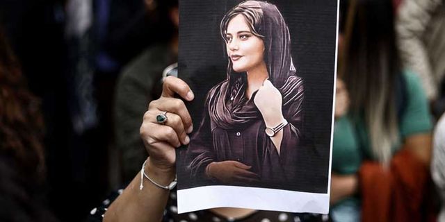 İran'da devrim gibi 'İrşad' kararı