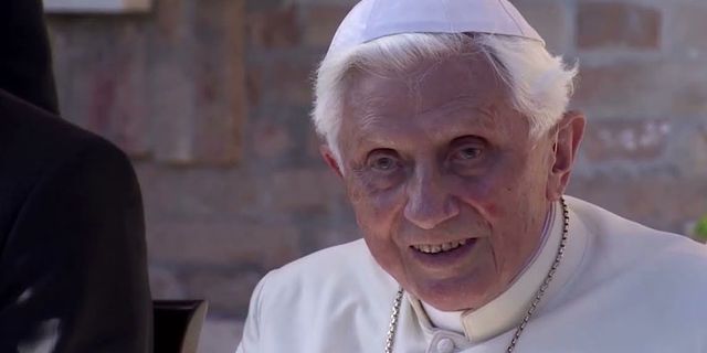 95 yaşındaki Papa 16. Benedict öldü