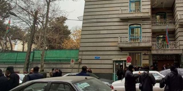 İran'da Azerbaycan Büyükelçiliği'ne saldırı