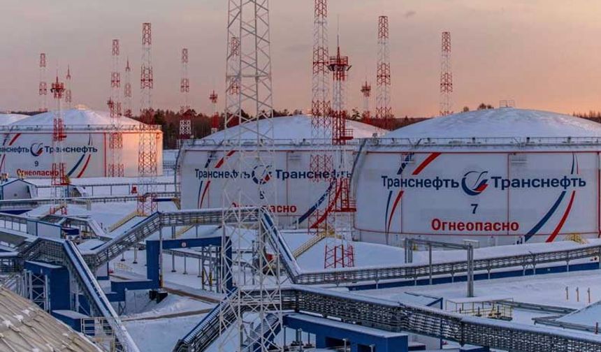 Rusya 3 ülkeye petrol sevkiyatını durdurdu