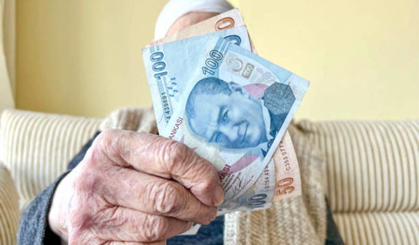 Emekli maaşına oyun iddiası